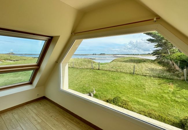 Maison à Ploudalmézeau - TY BULLE - Logement insolite les pieds dans l'eau Maison à Ploudalmézeau - TY BULLE - Logement insolite les pieds dans l'eau