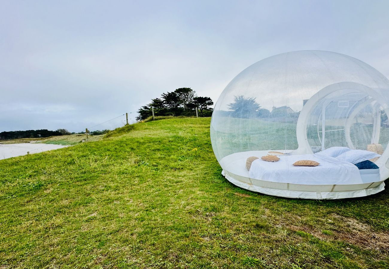 Maison à Ploudalmézeau - TY BULLE - Logement insolite les pieds dans l'eau