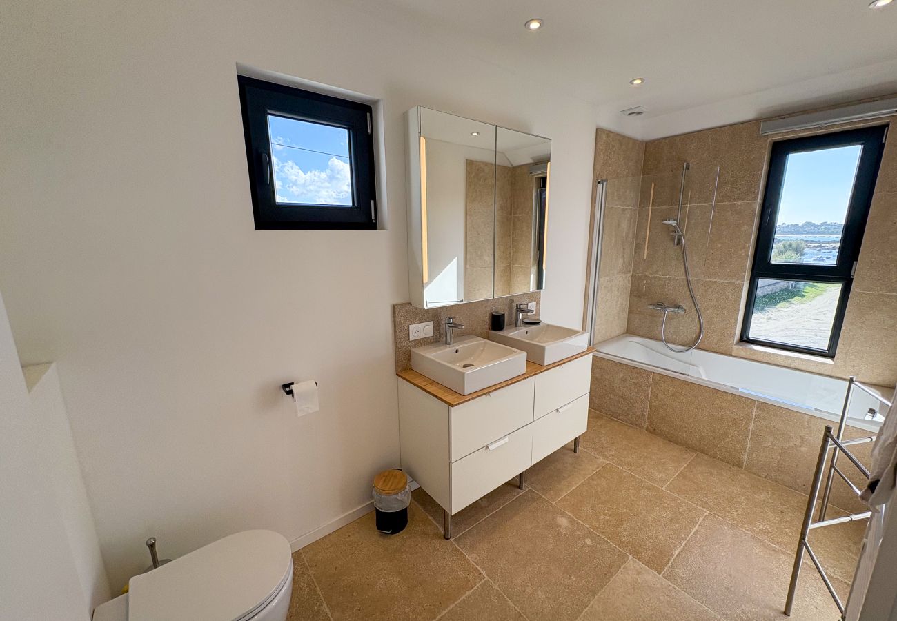 Maison à Ploudalmézeau - TY SUNSET - Vue Mer à 180° & accès Plage direct